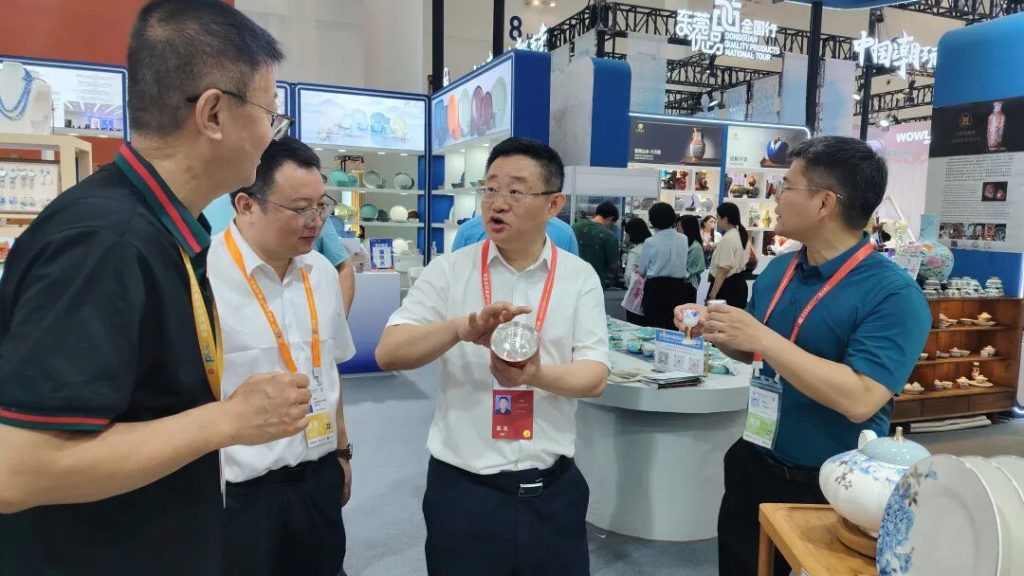 国瓷臻选·消博靓点|银瓷天成亮相第六届消博会