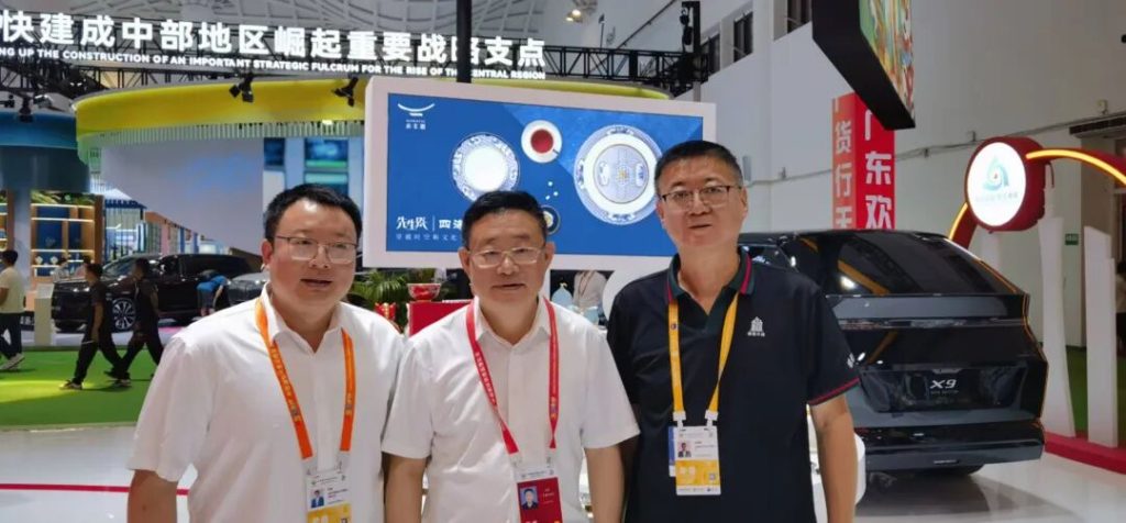 国瓷臻选·消博靓点|银瓷天成亮相第六届消博会
